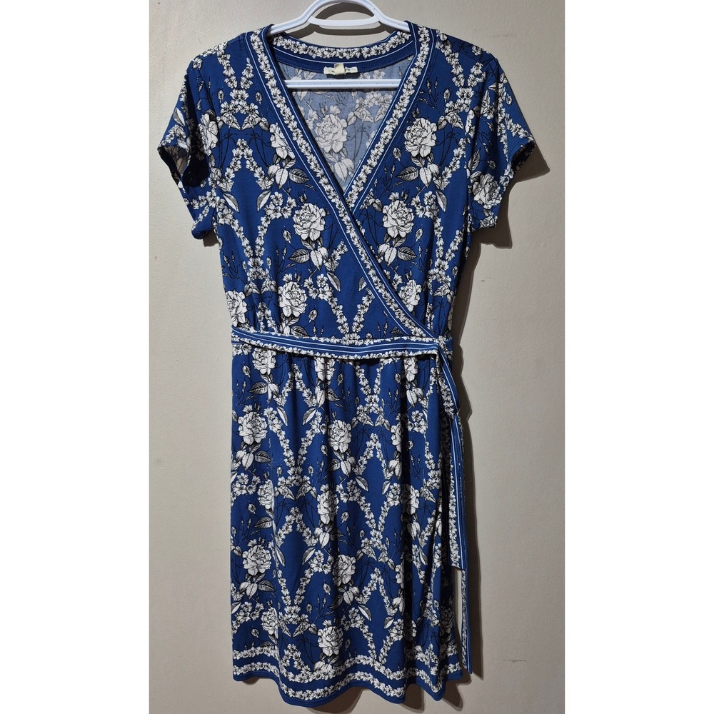 Max Studio Blue White Floral Wrap Dress Short Sleeve V-Neck Knee Length 7905W56